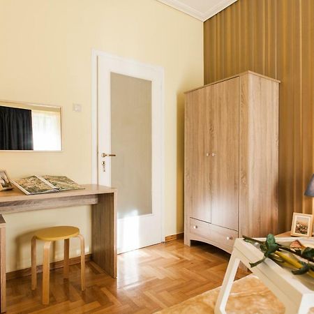 Private Central View Rooms In Apartment Near To Acropolis Metro Station Athens Luaran gambar
