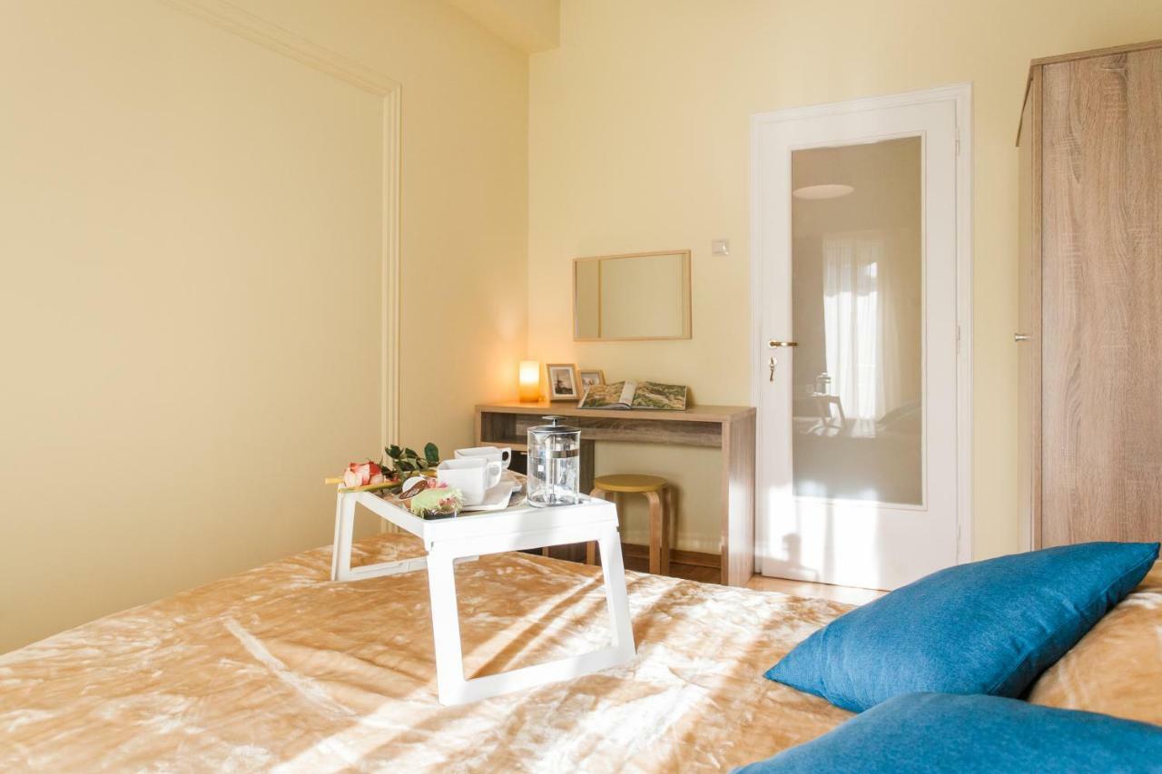 Private Central View Rooms In Apartment Near To Acropolis Metro Station Athens Luaran gambar